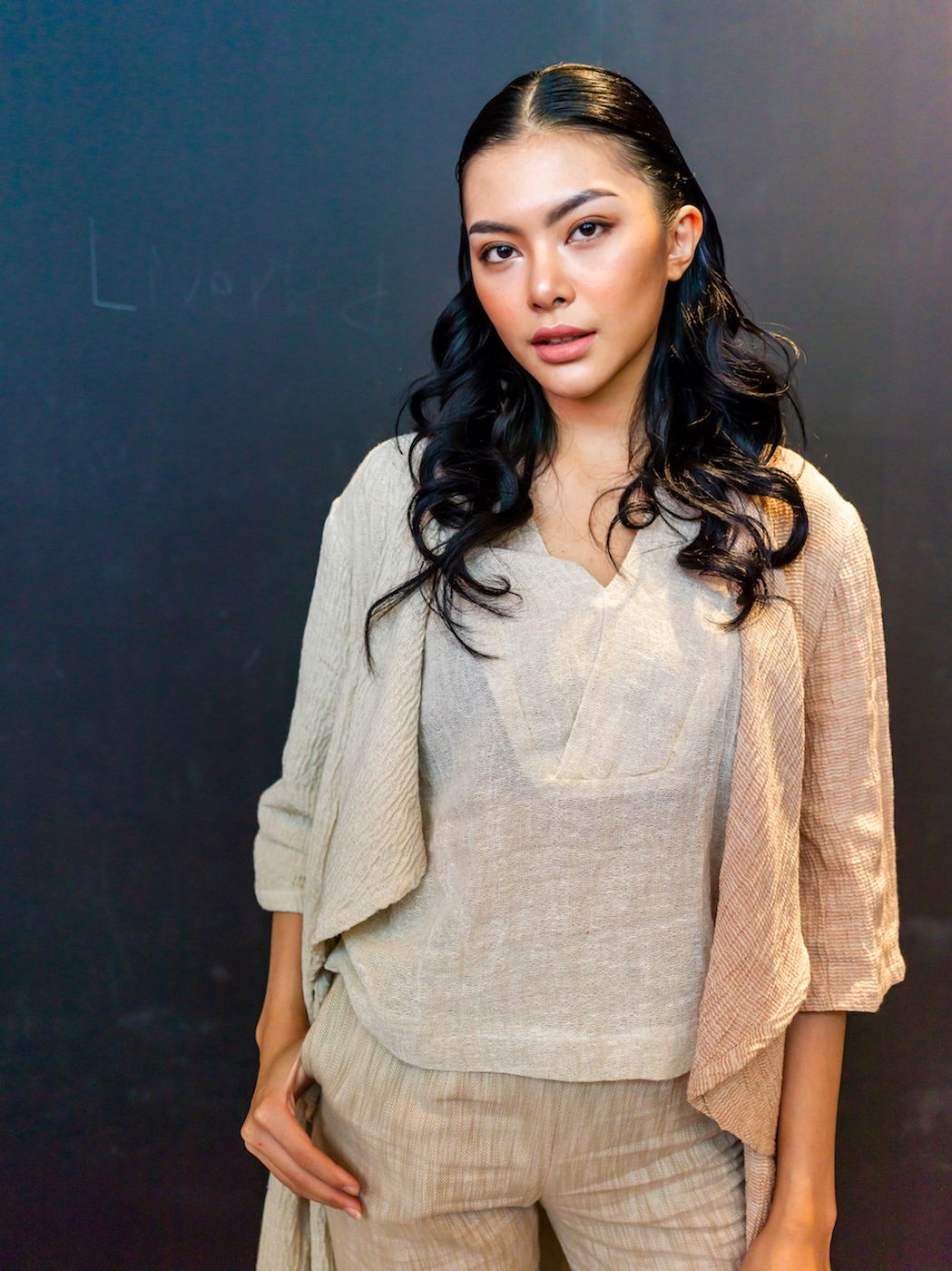 Tampil beda dengan gaya wet look. (Foto: Shutterstock)