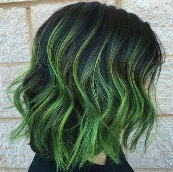 Jadikan highlight untuk rambut hitam. (Foto: Pinterest)