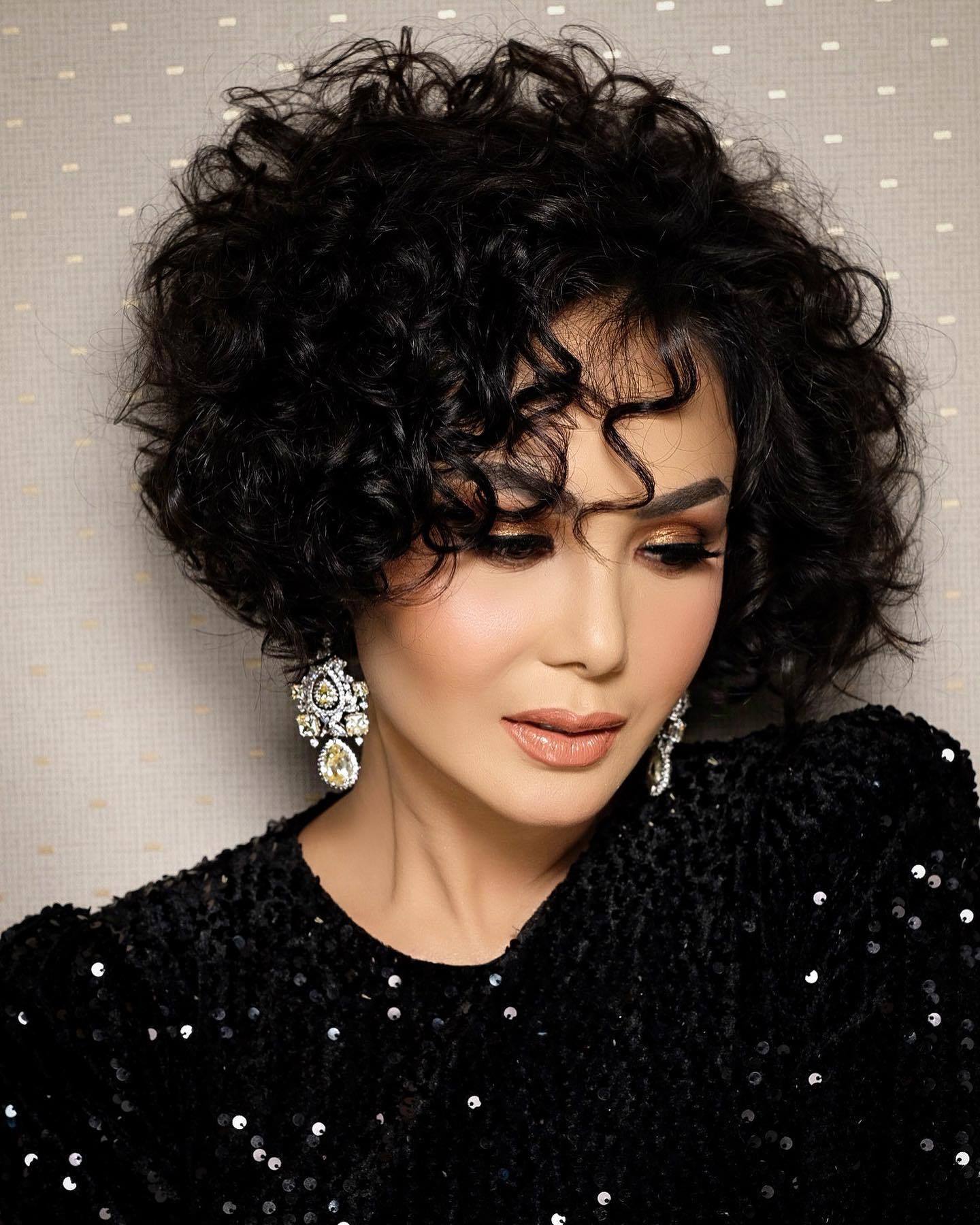 Curly bob. (Foto: Instagram.com/yunishara36)