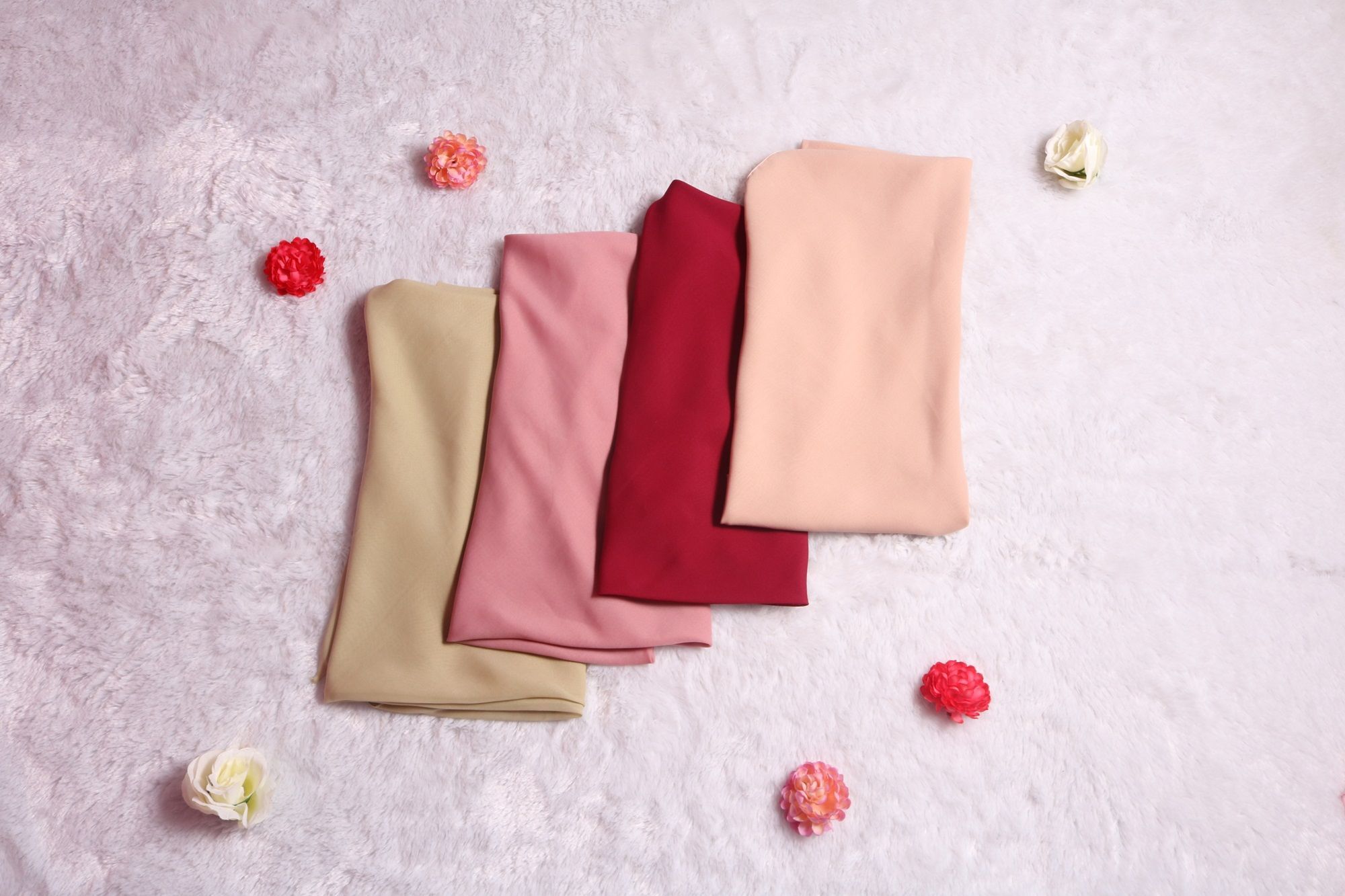 Kerudung yang dilipat.