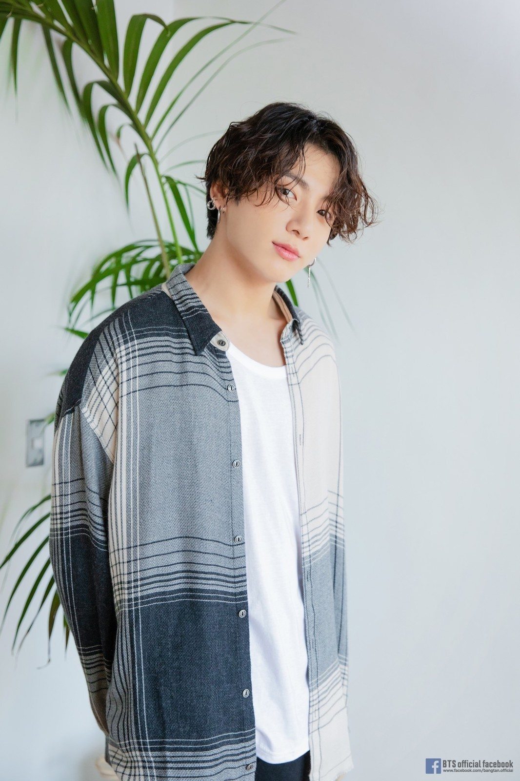 27 Trend Rambut Ikal Pria yang Bikin Kamu Makin Keren