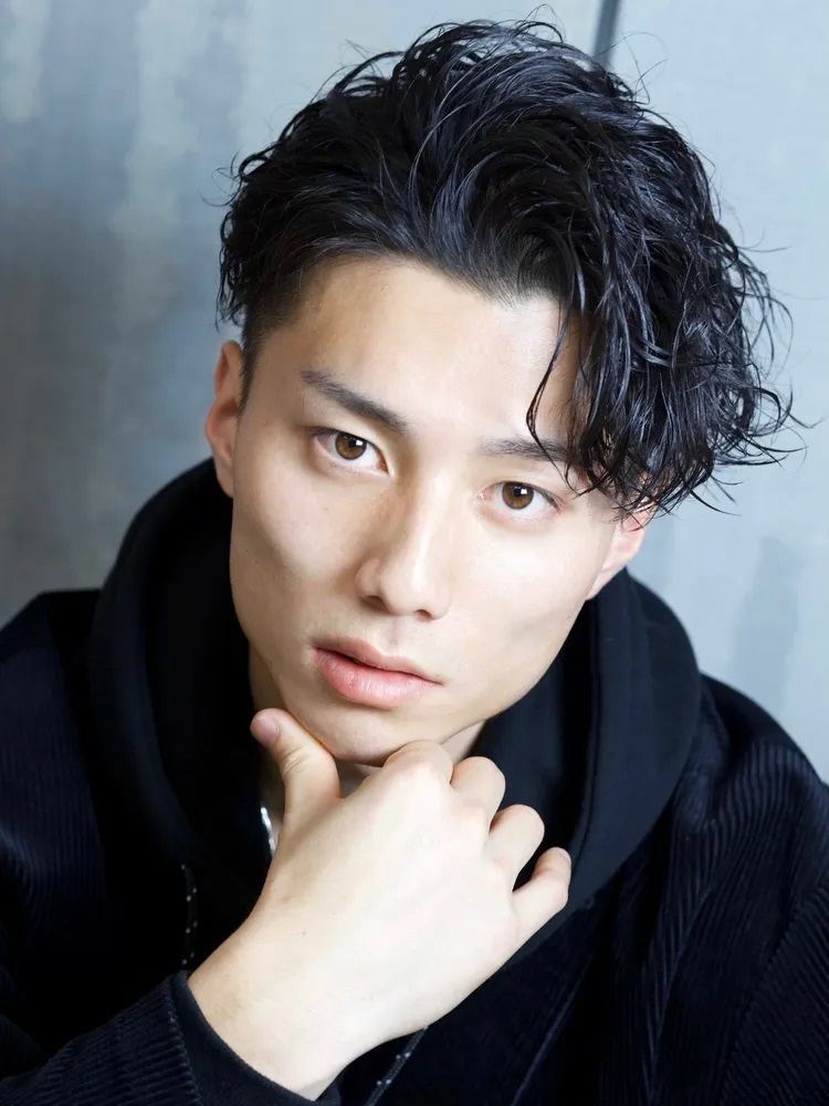 Senang memanjangkan poni? Coba deh gaya rambut ini. (Foto: Yahoo Beauty)