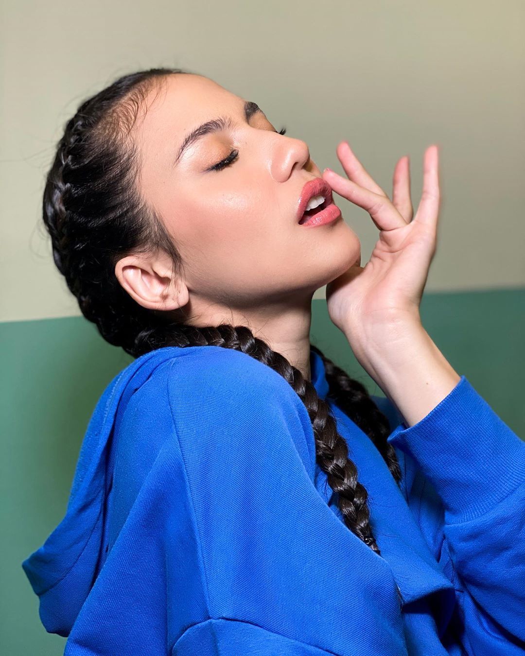 Gaya boxer braid ini cocok untuk berolahraga. (Foto: @pevpearce/Instagram)