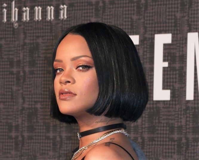 Model bob belah tengah a la Rihanna. (Foto; Shutterstock)