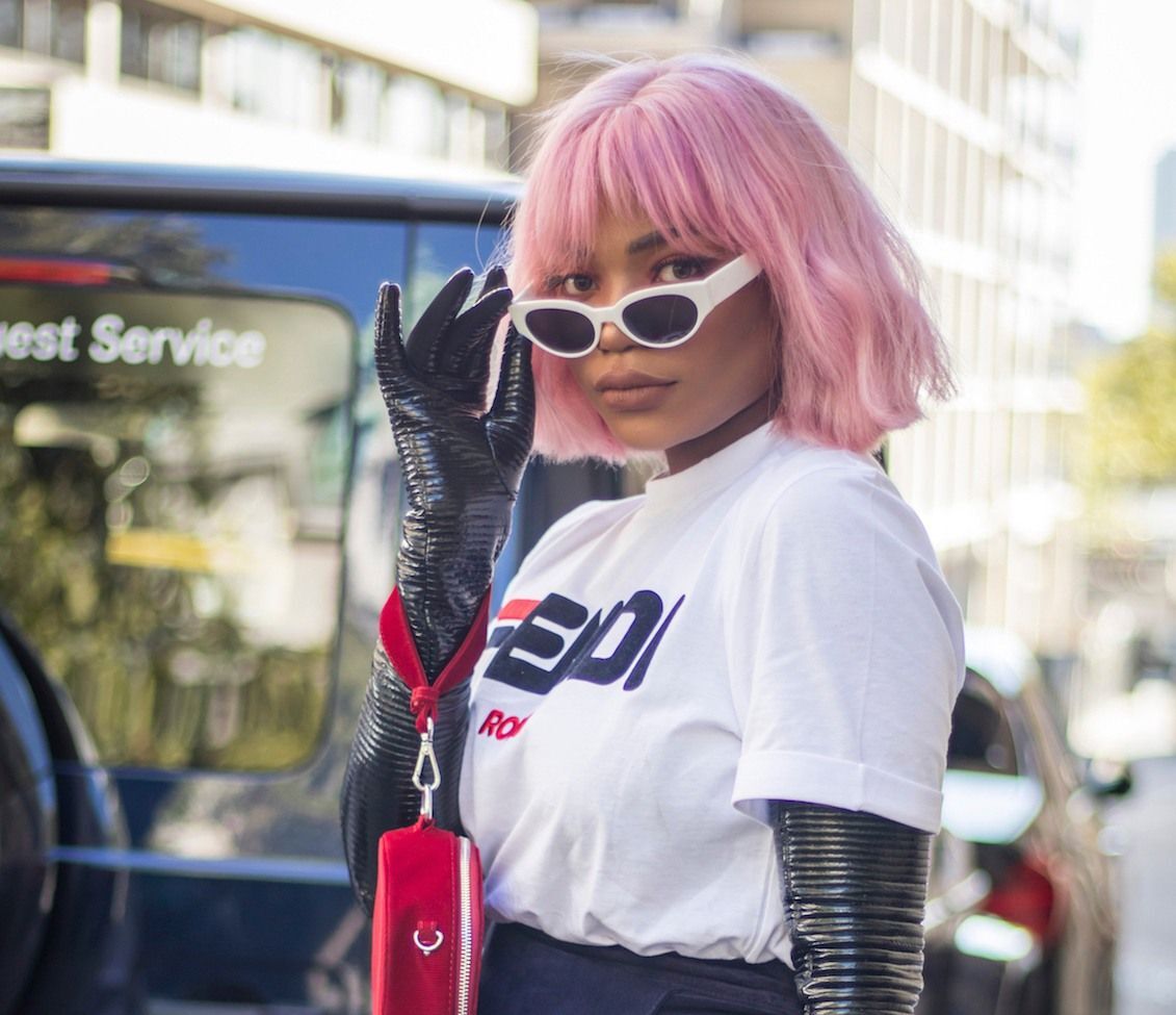 Pink juga cocok untuk kulit gelap. (Foto: Shutterstock)