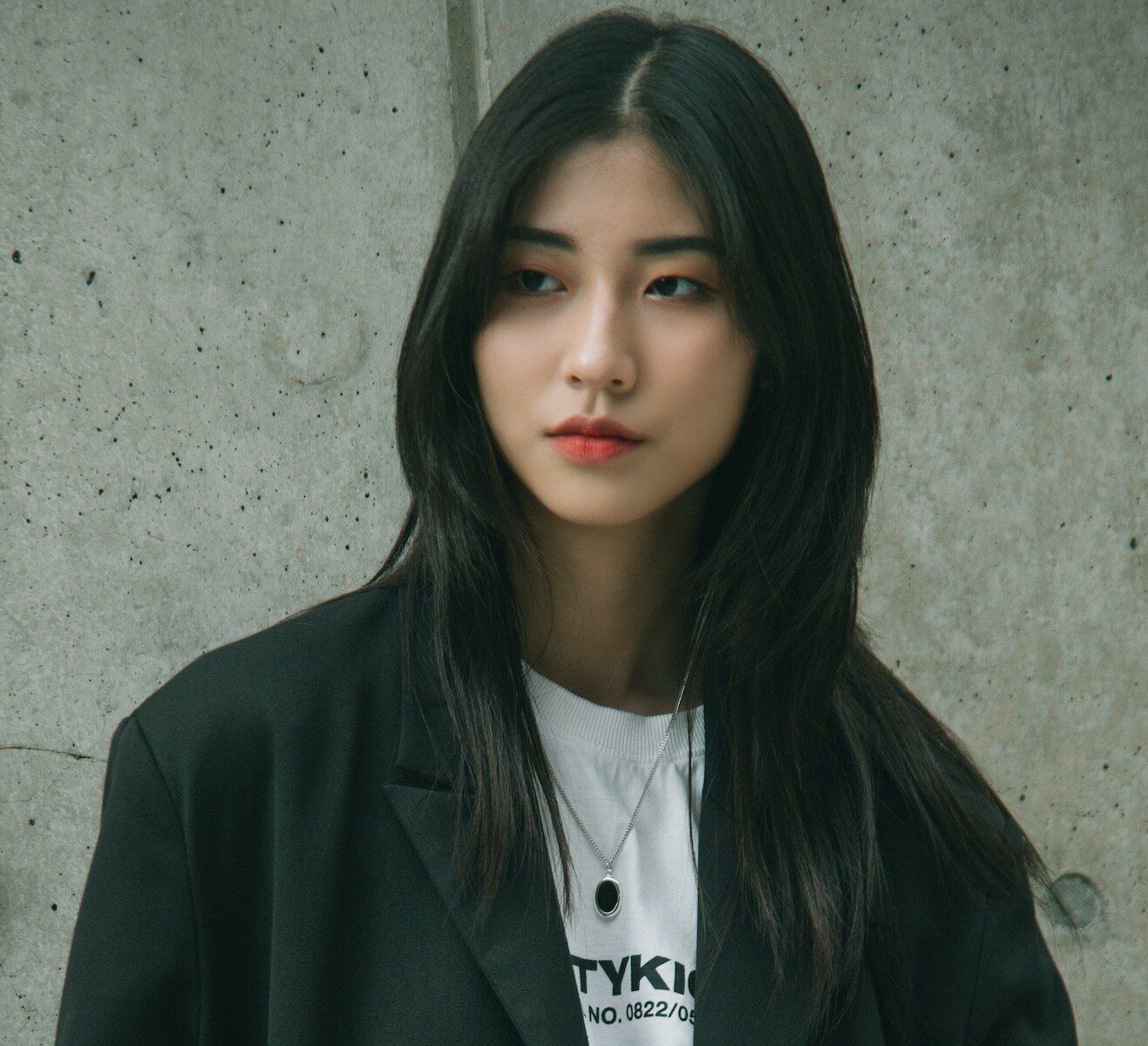 Meski panjang dan lurus, layer bisa memberi volue. (Foto: Shutterstock)