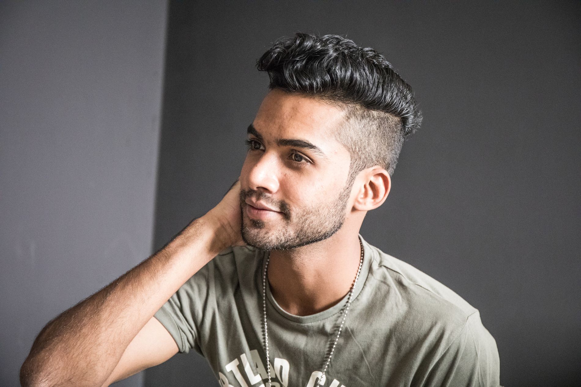 Kamu juga bisa membuat style rambut gelombang pria mohawk juga! (Foto: Shutterstock)