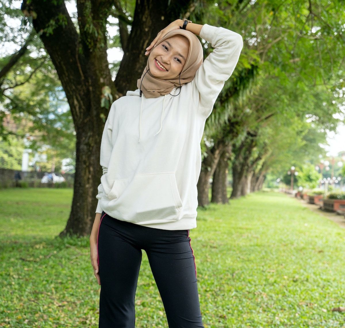 Wanita asia dengan hijab khusus untuk olahraga