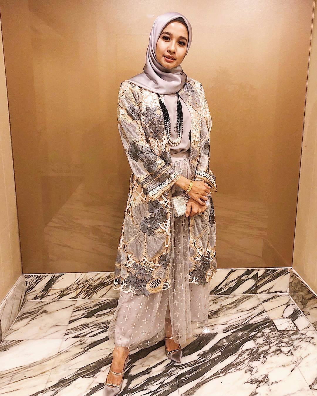 Gaya formal ala Laudya Cynthia Bella. (Foto: Instagram/LaudyaCynthiaBella)