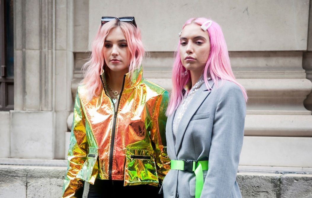 Warna pink pucat ini wajib kamu coba. (Foto: Indigitalimages.com)