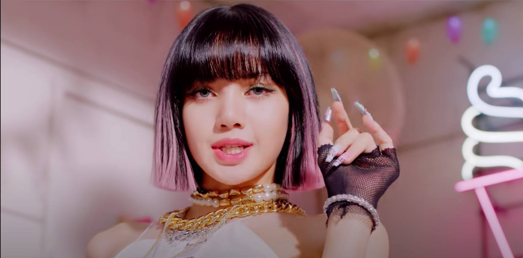 Cuma Lisa yang bisa! (Foto: Tangkapan Layar Youtube)