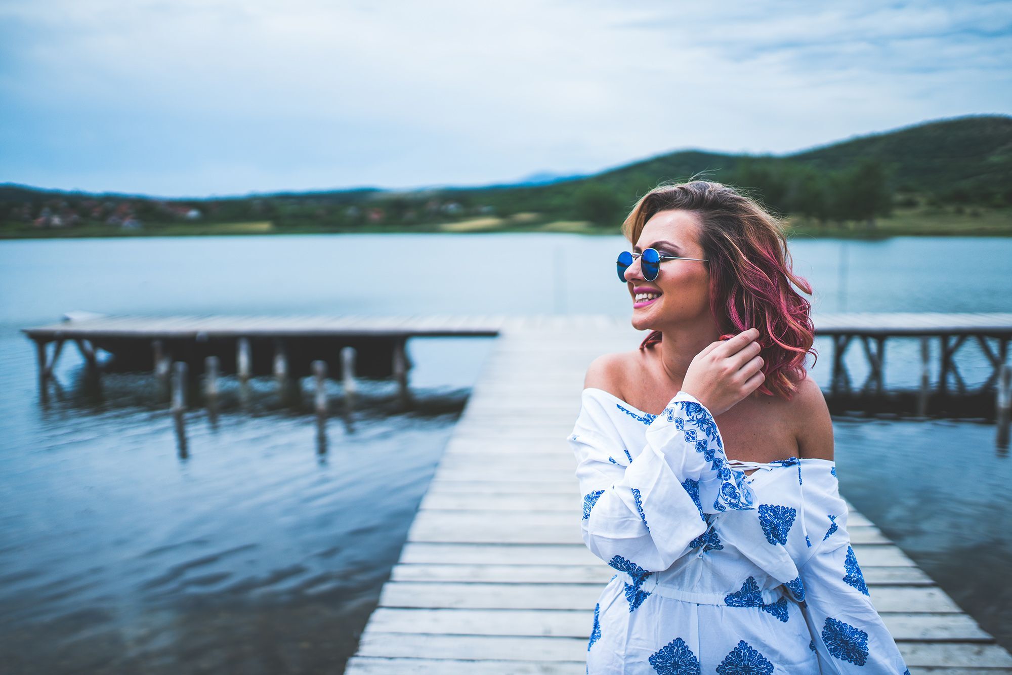 Warna pink juga bisa dibuat dengan gaya balayage atau ombre. (Foto: Shutterstock)
