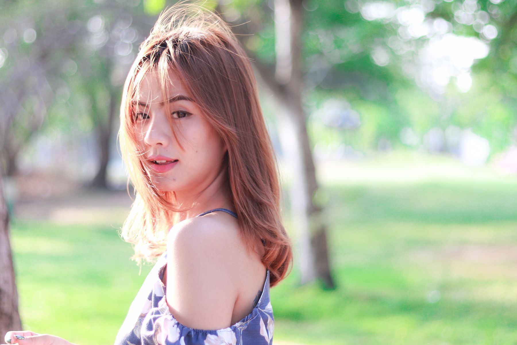 Bob panjang poni gaya messy. (Foto: Shutterstock)
