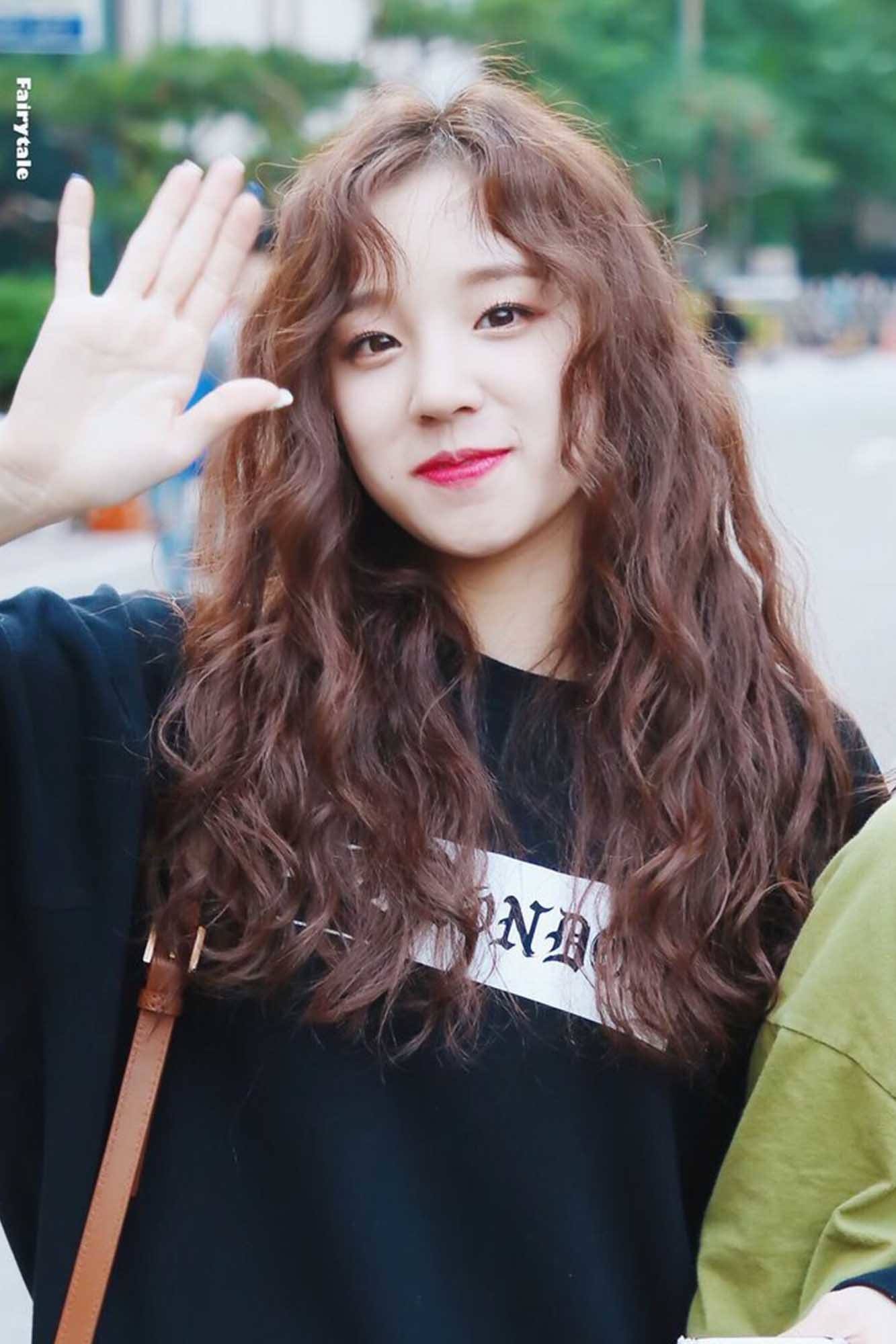 Cocok untuk kamu yang berambut tipis, karena hasilnya memang bisa memberi ilusi rambut bervolume. (Foto: twitter/Fairytale_0923)