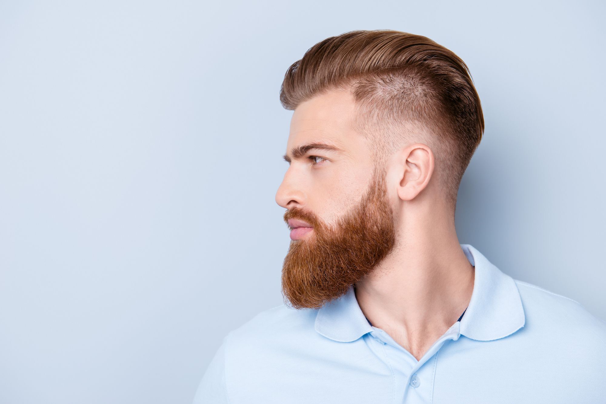 Panjangkan janggutmu agar tampilan pompadour fade semakin keren. (Foto: Shutterstock)