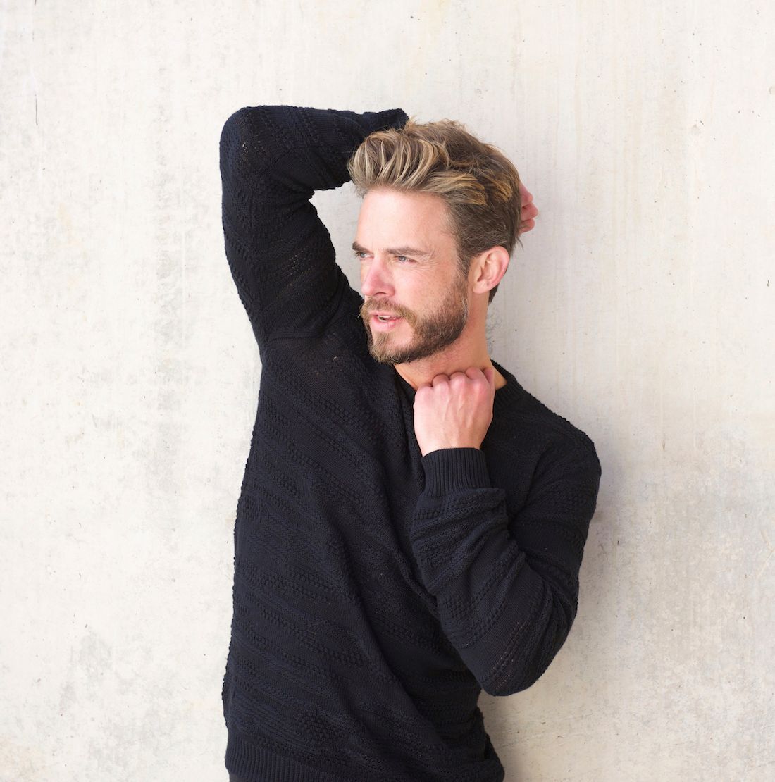 Pompadour Fade: Perpaduan Gaya Rambut Modern dan Klasik