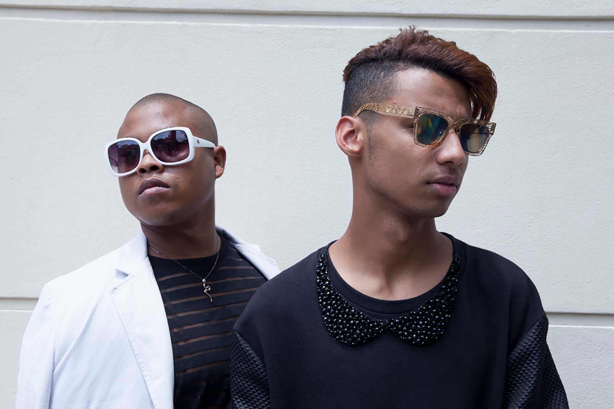 Punya kepala mungil? Gaya rambut ini bisa berikan efek yang lebih proporsional. (Foto: Raquel Brust)