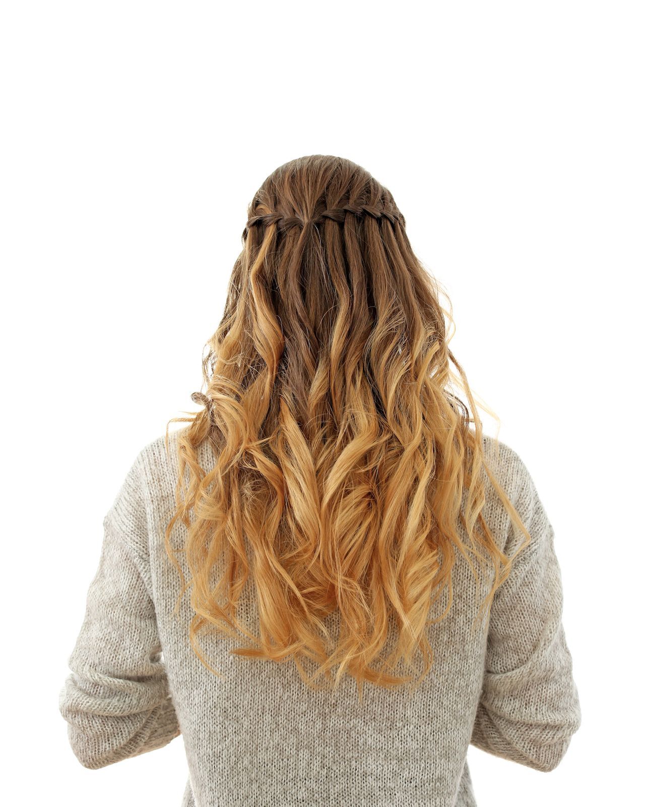 Gaya kepang ini digunakan pada rambut ikal bergelombang. (Foto: Shutterstock)