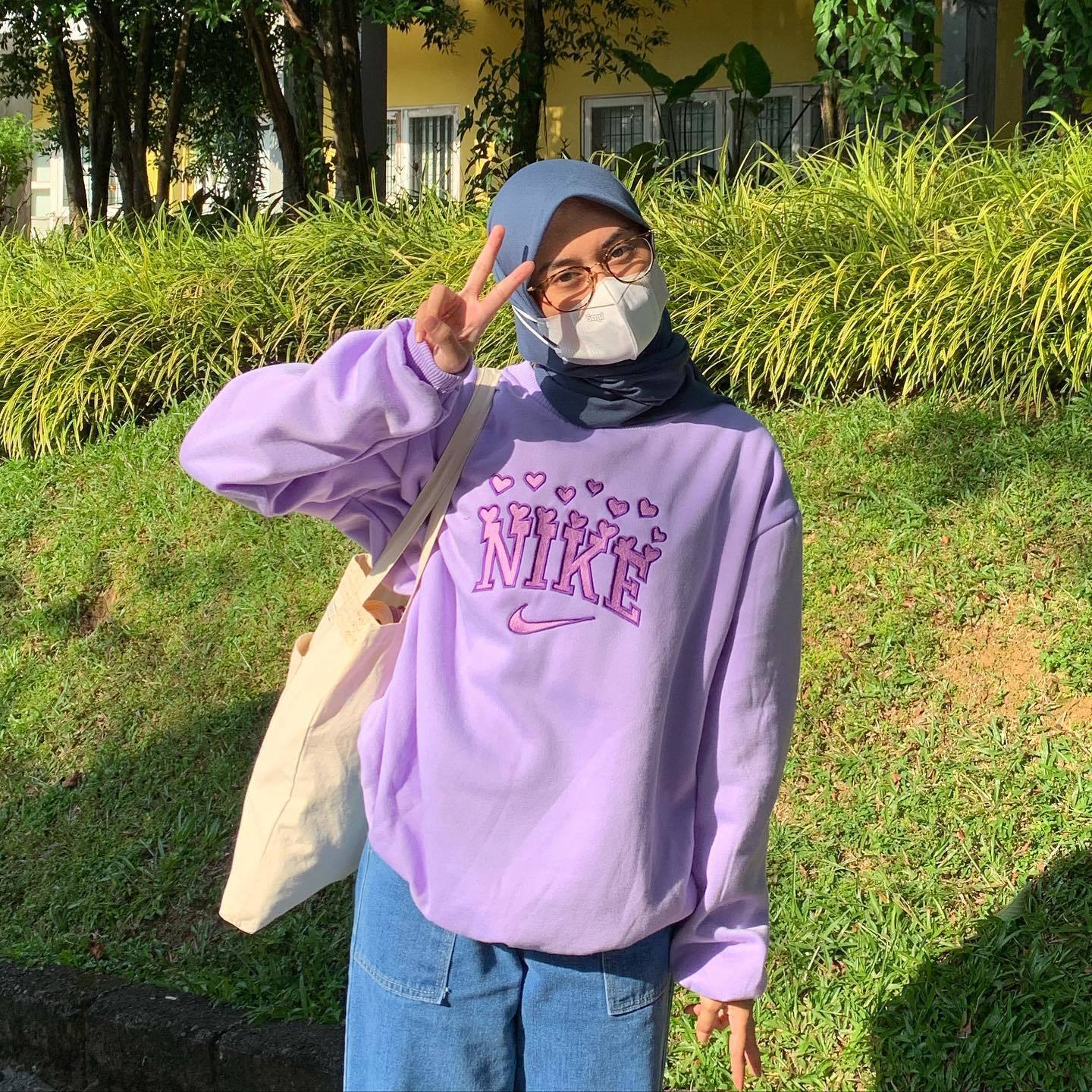 Lilac plus abu-abu tua? Cocok, kok! (Foto: Instagram.com/lintangrainaa)