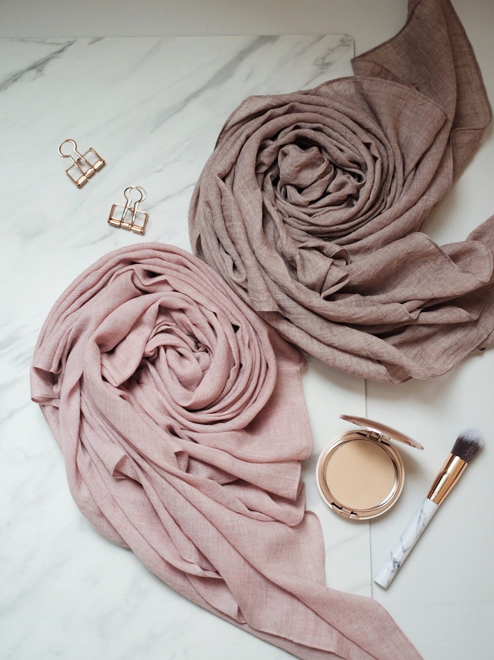 Hijab berbahan voile