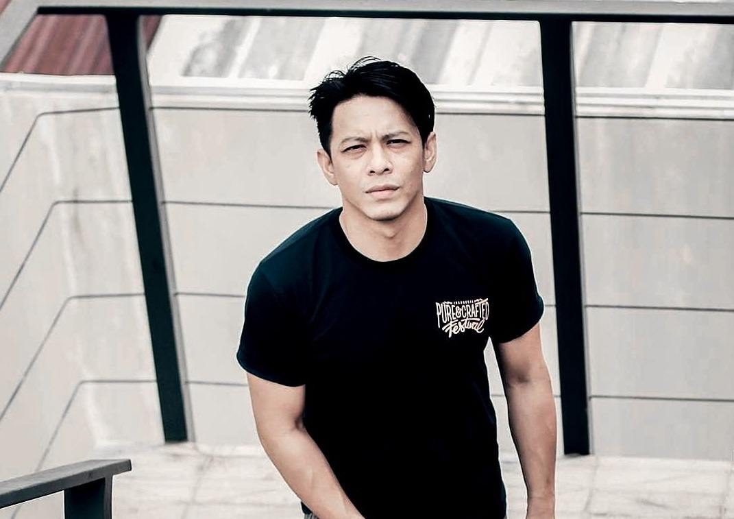 Gaya rambut side swept undercut tanpa penataan ekstra. (Foto: Pinterest)