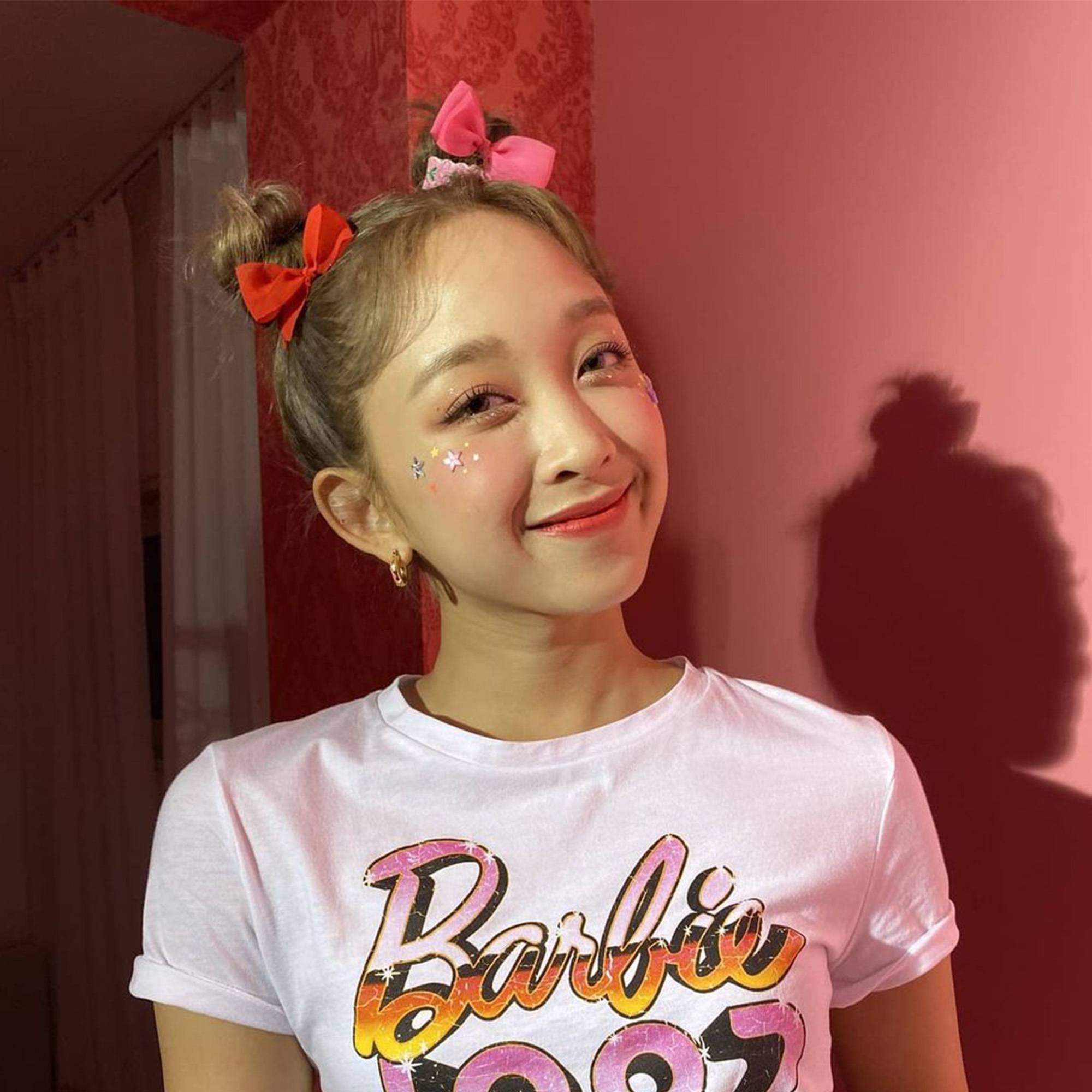 Dita dari Secret Number dengan space bun yang super cute! (Foto: instagram/secretnumber.official)