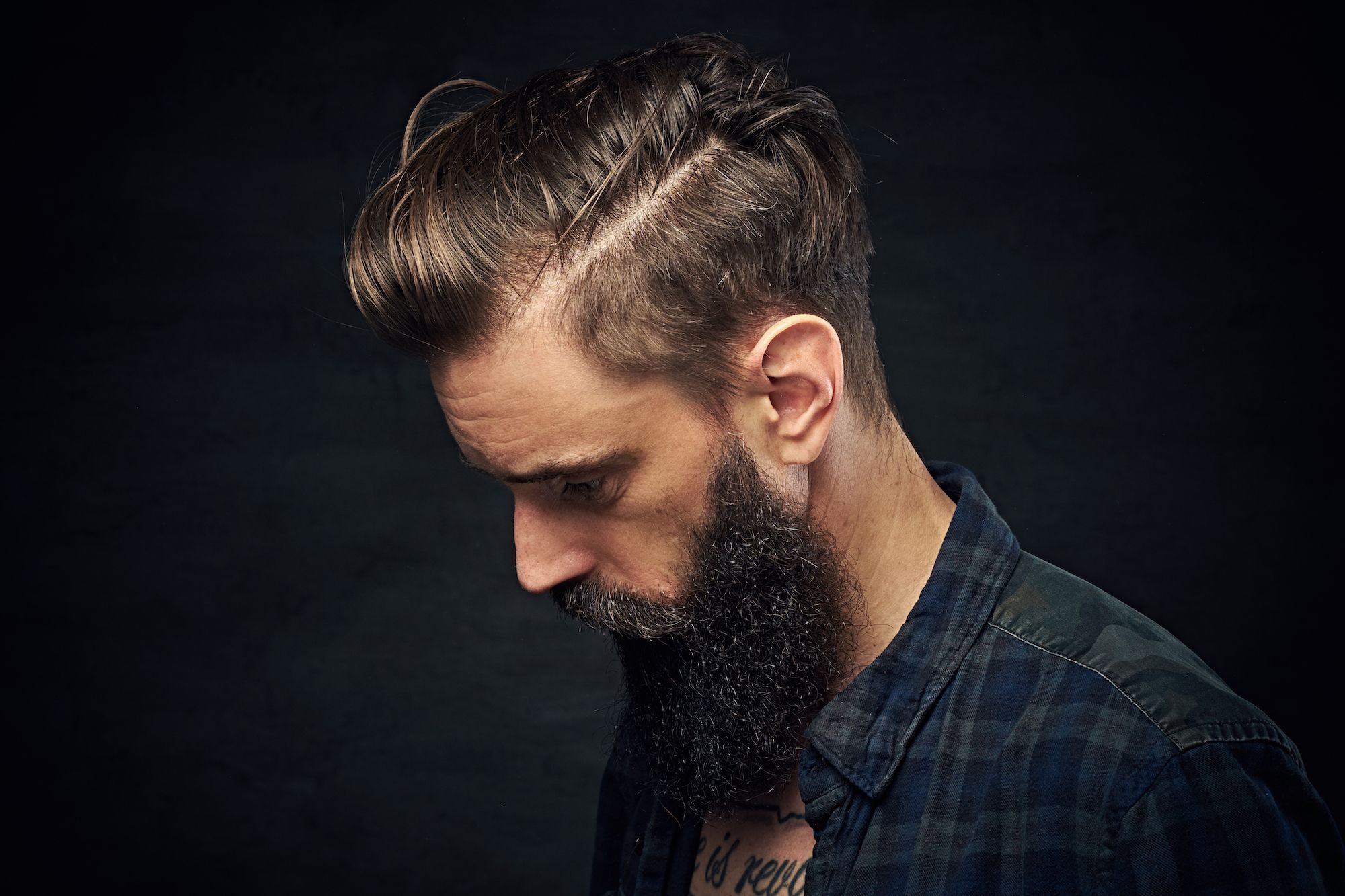 Perpaduan fade membuat gaya rambut ini rapi. (Foto: Shutterstock)