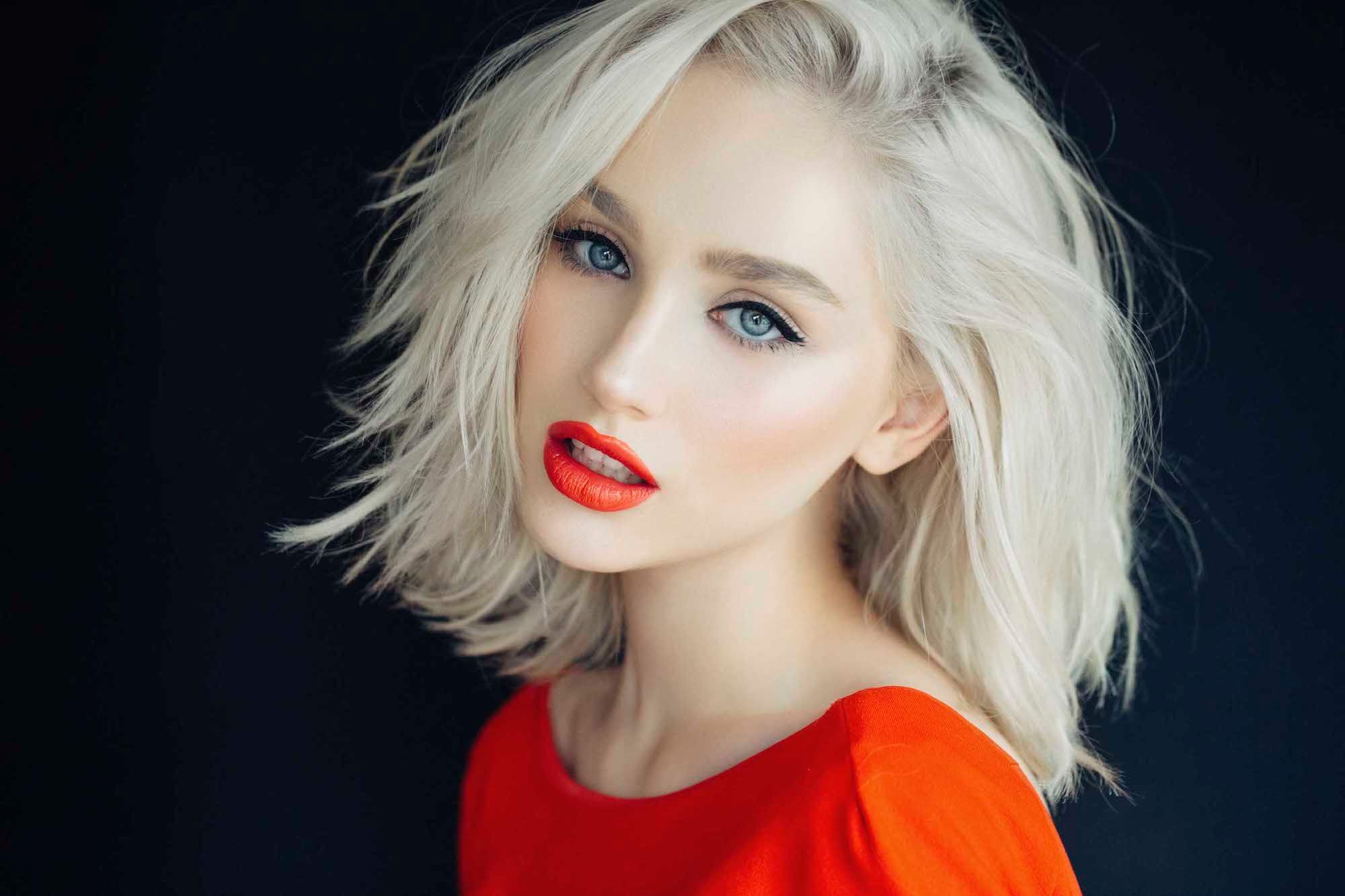 Dengan layer yang ‘messy’, kamu bisa dapatkan rambut gaya tousled. (Foto: Shutterstock)