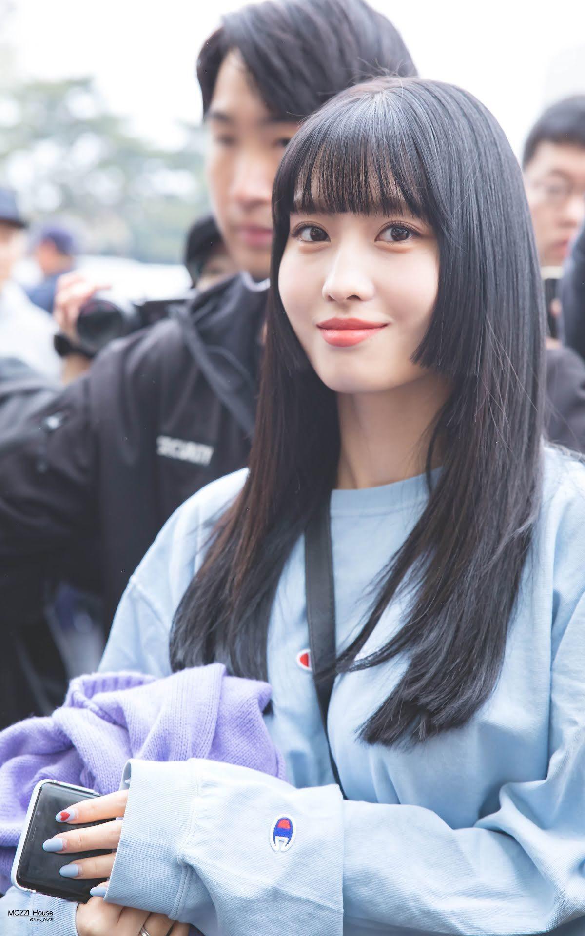 Gaya hime Cut a la Momo Twice, cocok untukmu si rambut lurus! (Foto: Mozzi House)