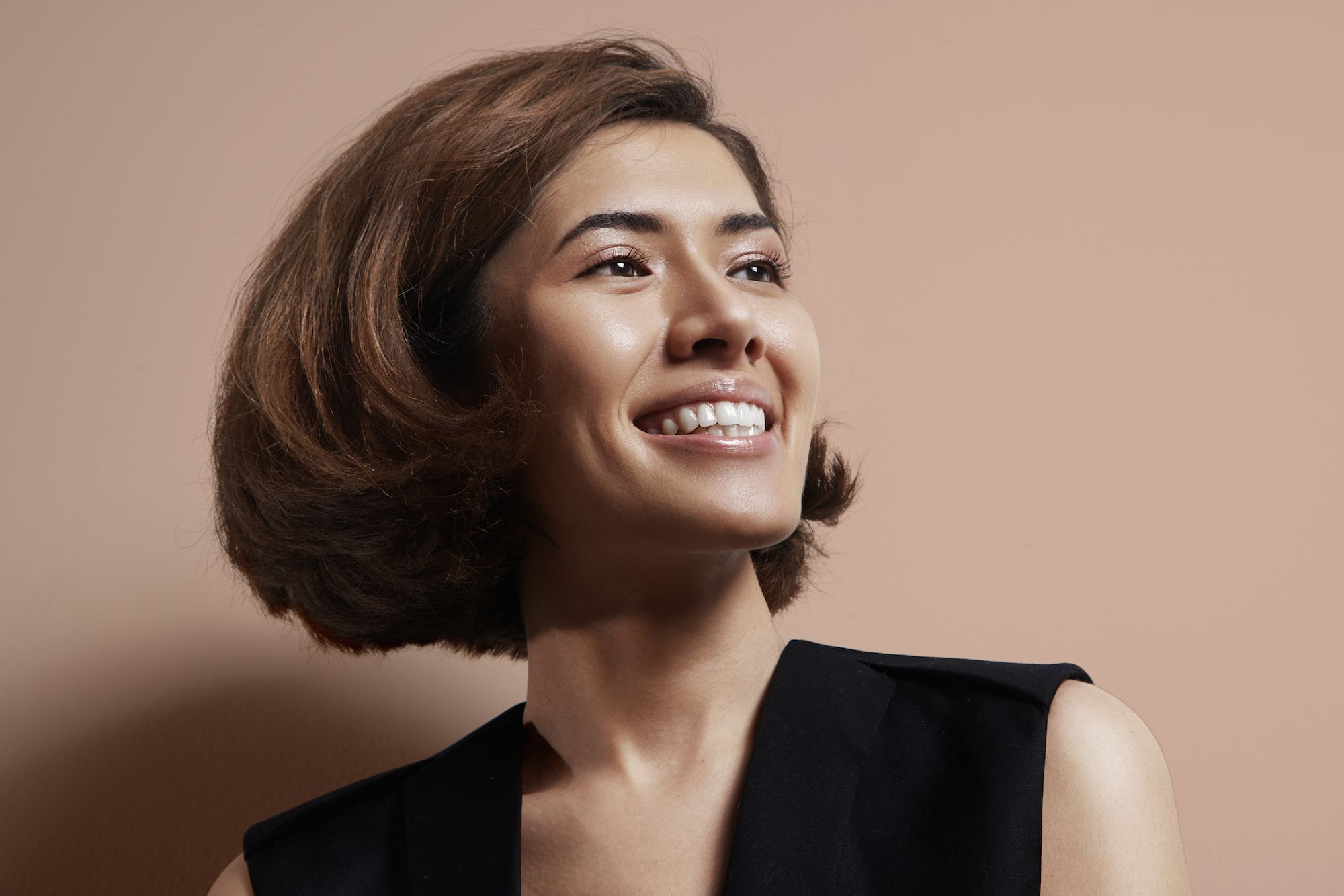 Pilih layer pendek untuk membuat rambut terlihat tebal. (Foto: Shutterstock)