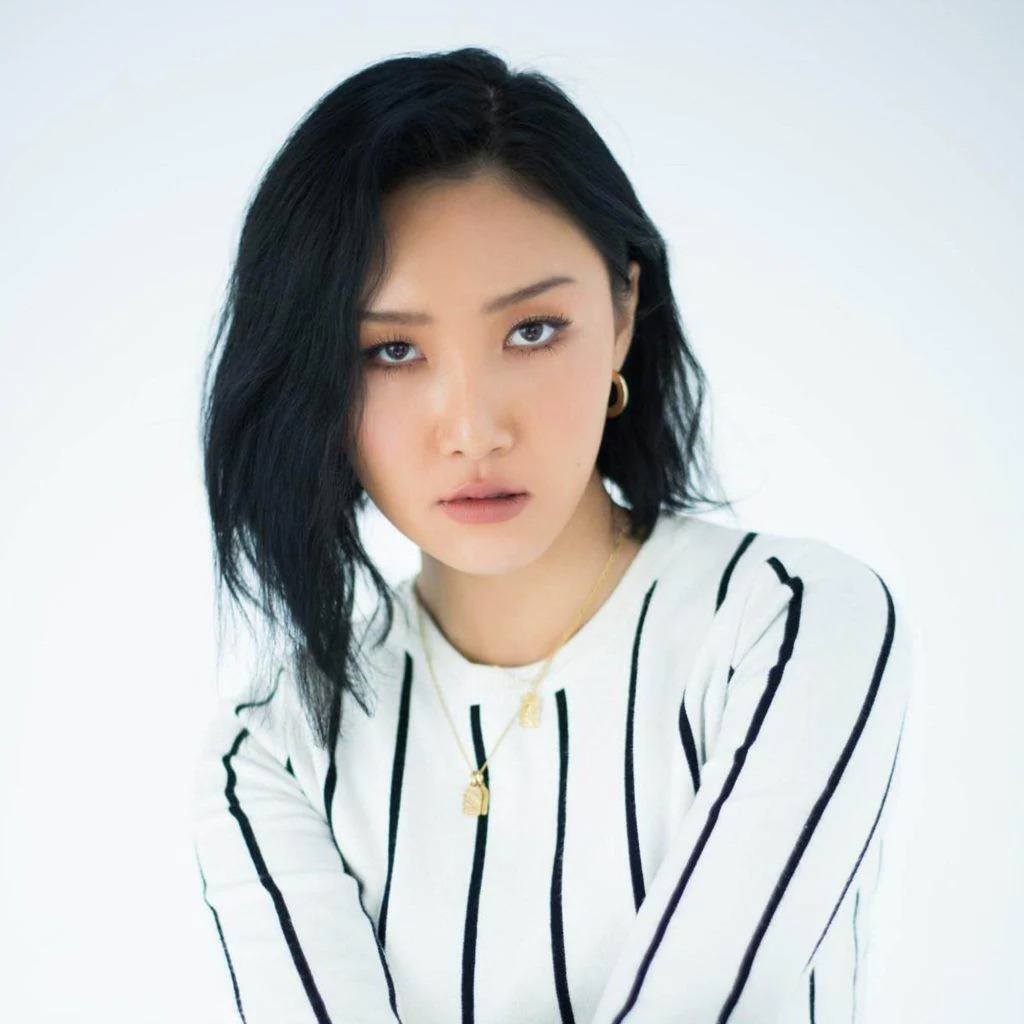 (Foto: Naver x Dispatch)