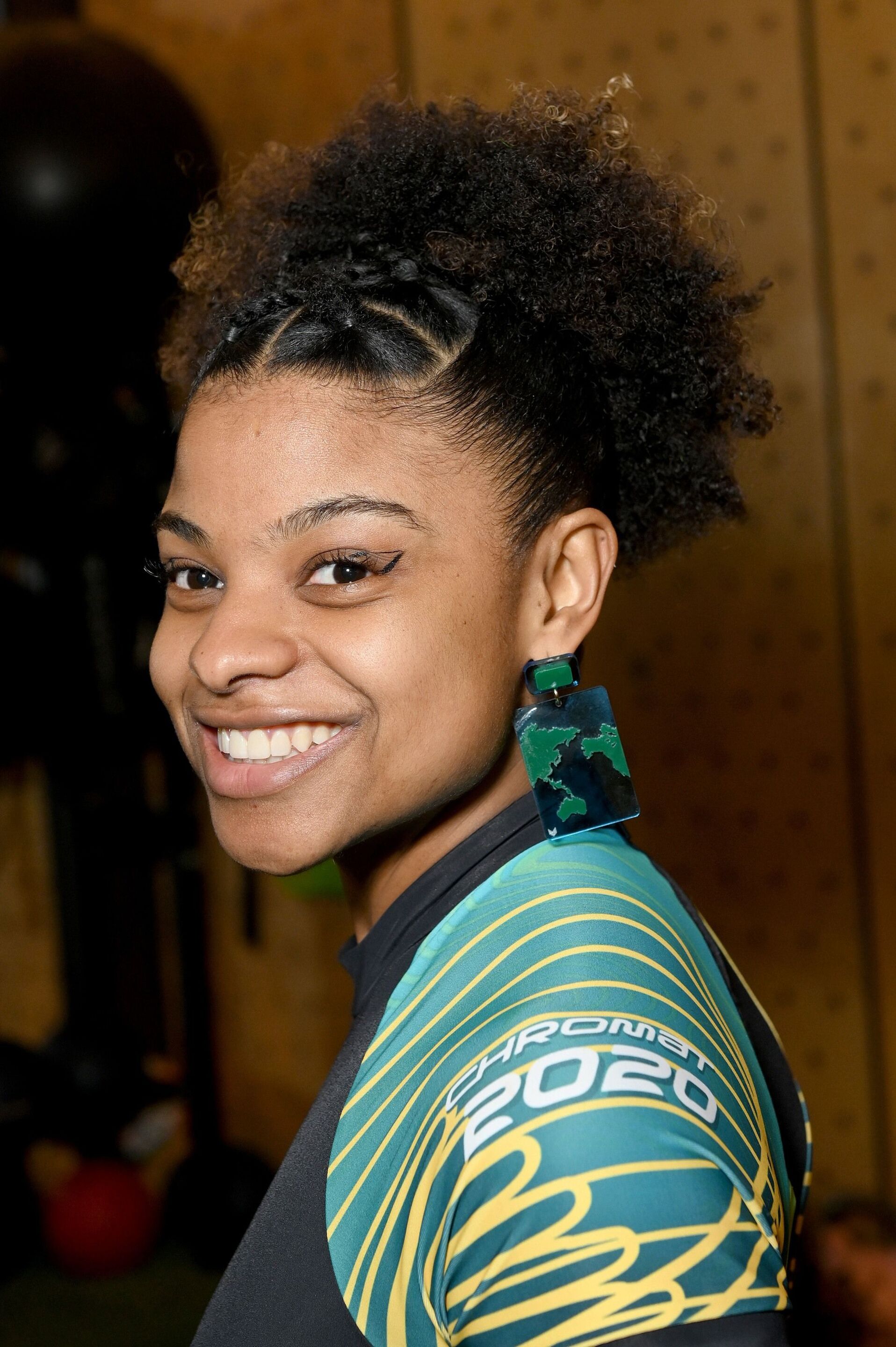 Padu padan cornrow dan pinapple bun. (Foto: Getty Images)