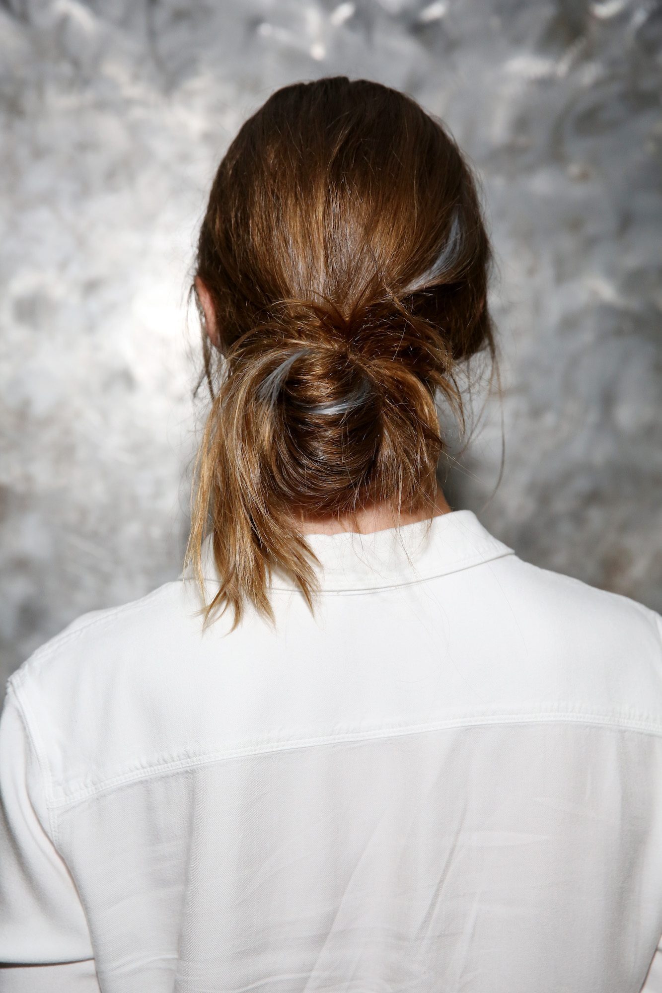 Satu helai rambut highlight membuat rambutmu semakin keren. (Foto: TRESemme New York Fashion Week)