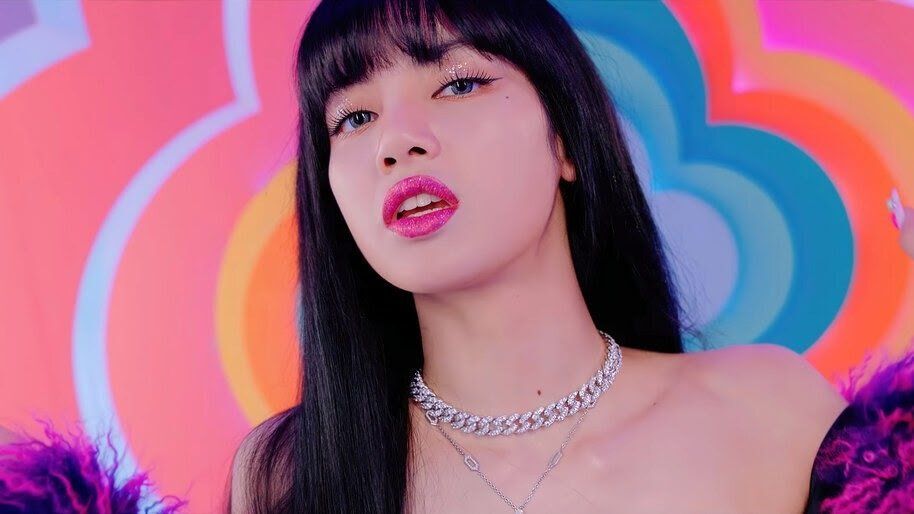 Blackpink lisa black hair