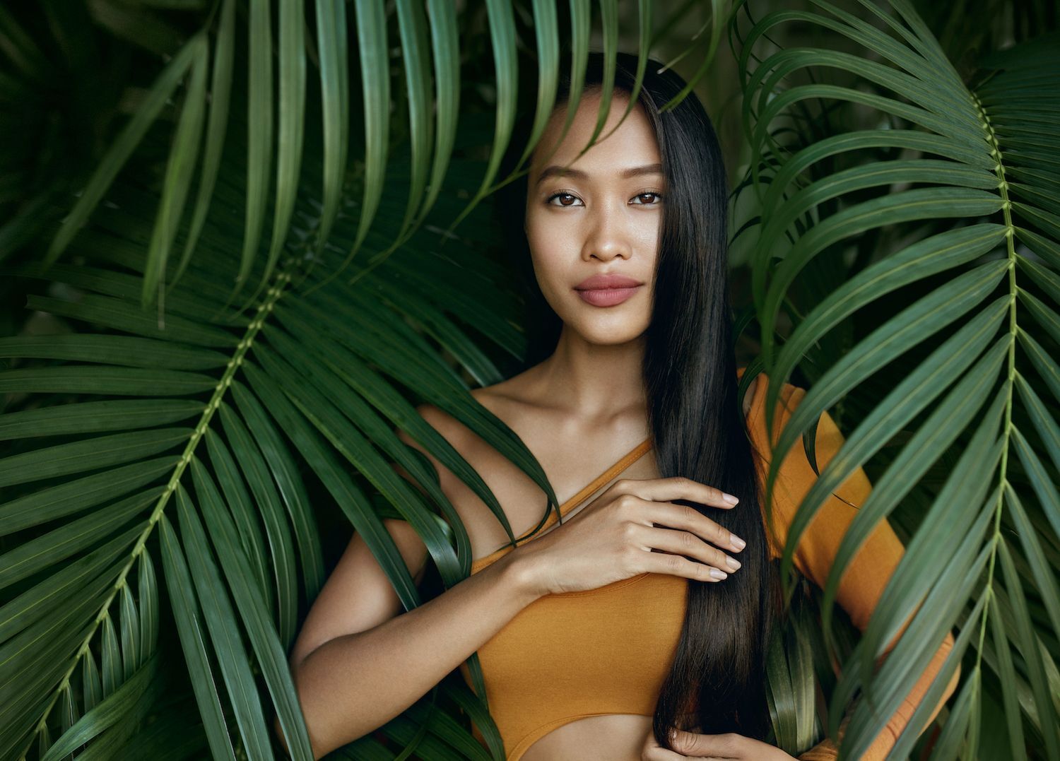 Tetap jaga kilau rambut dengan produk yang sesuai dengan kebutuhan rambut. (Foto: Shutterstock)