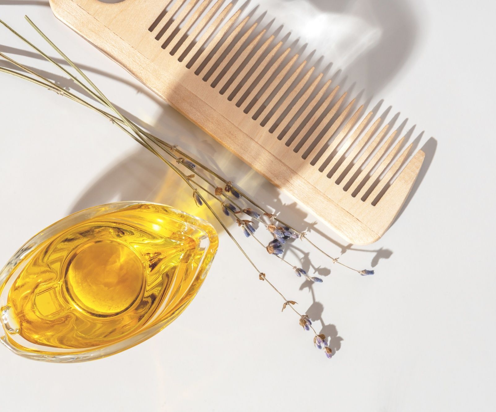 perawatan rambut panjang dengan hair mask alami