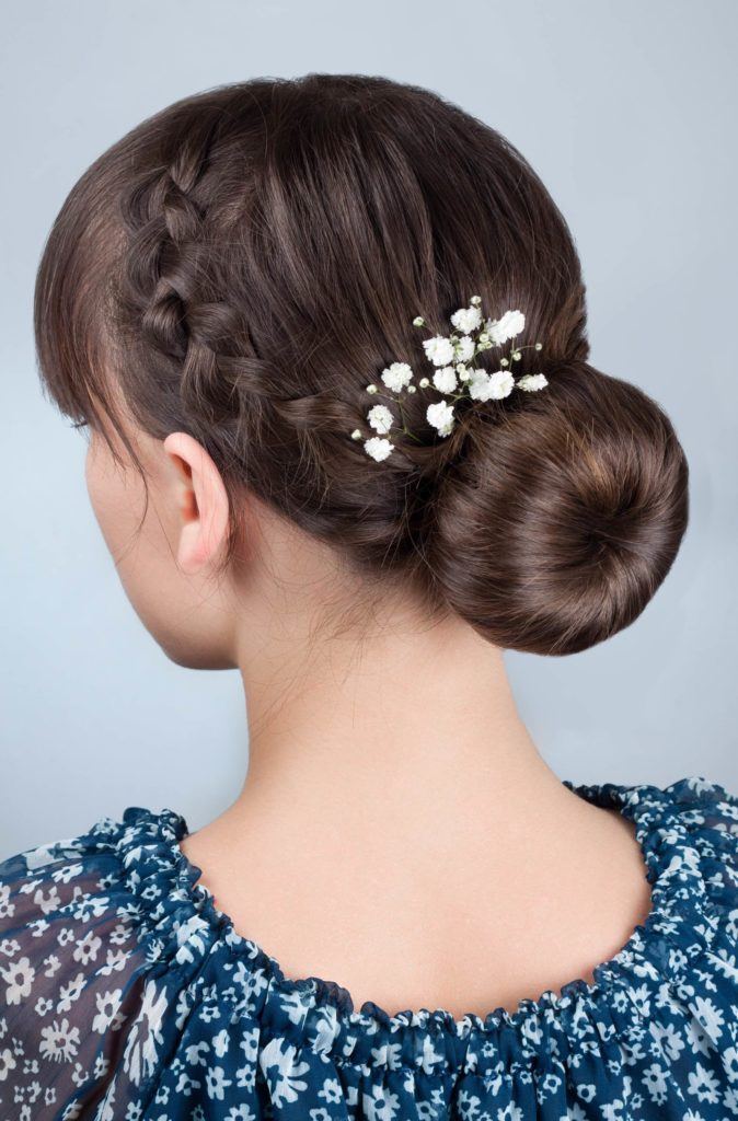 model rambut prewedding flower bun