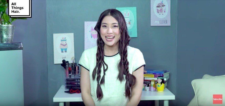 Twist sampai seluruh bagian rambut menjadi ikatan-ikatan kecil.