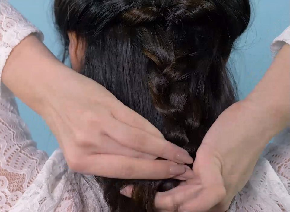 Flower braid ponytail