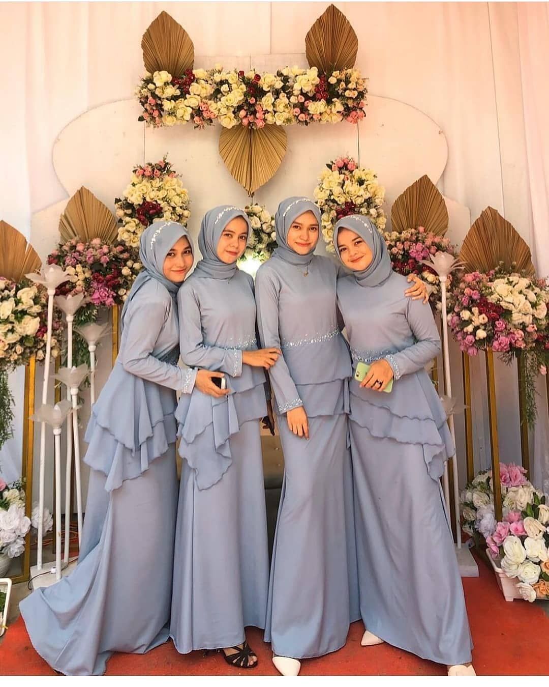 Detail payet pada hijab bikin penampilan semakin manis. (Foto: Instagram @inspirasikebaya.anggun)