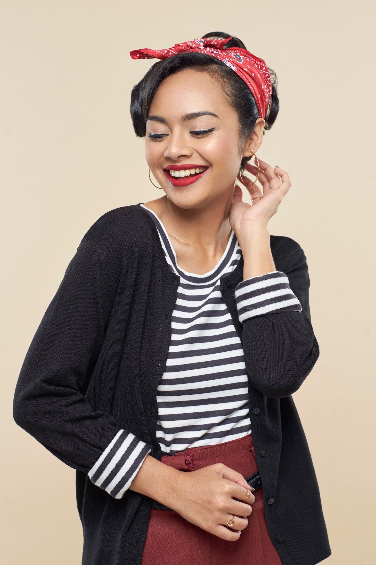 Bergaya vintage dengan scarf? Tentu bisa! (Foto: Hariono Halim)