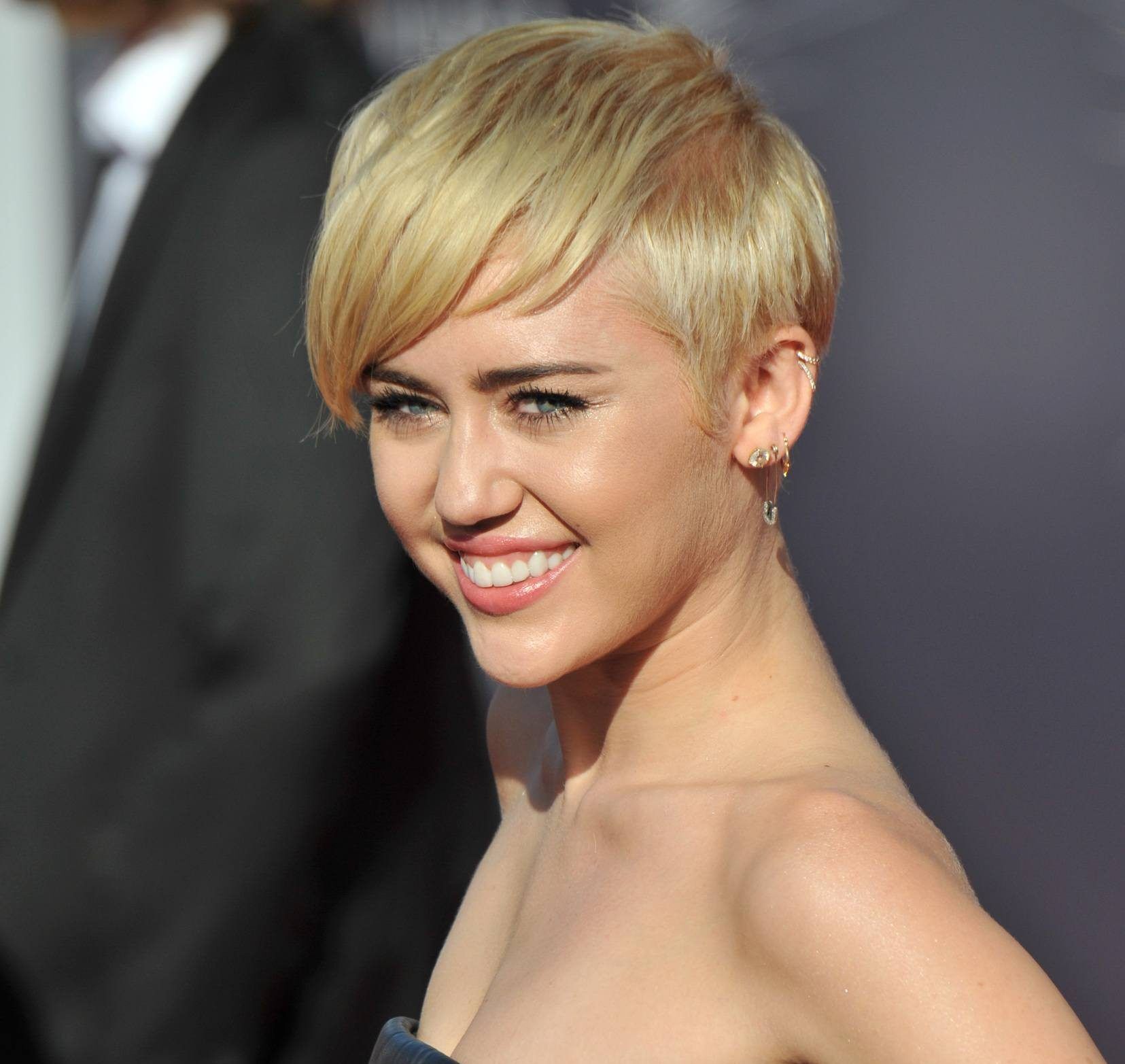 Transformasi drastis pasca 'Wrecking Ball'. (Foto: Shutterstock)