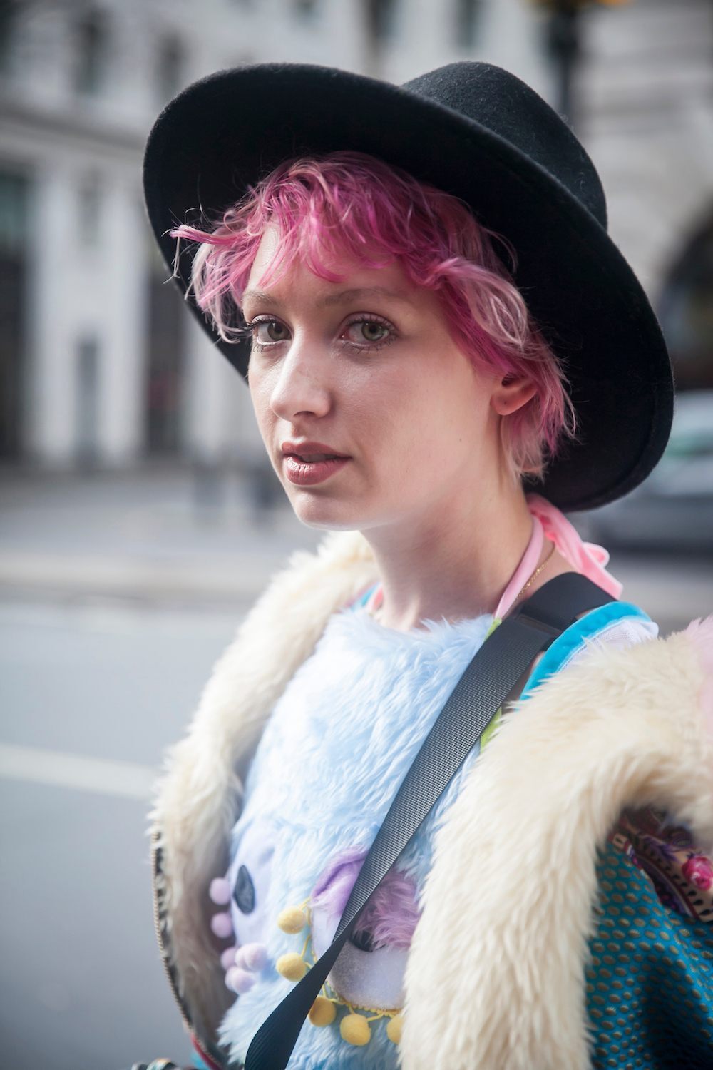 Perpaduan warna vivid dan pastel yang seru. (Foto: Shutterstock)