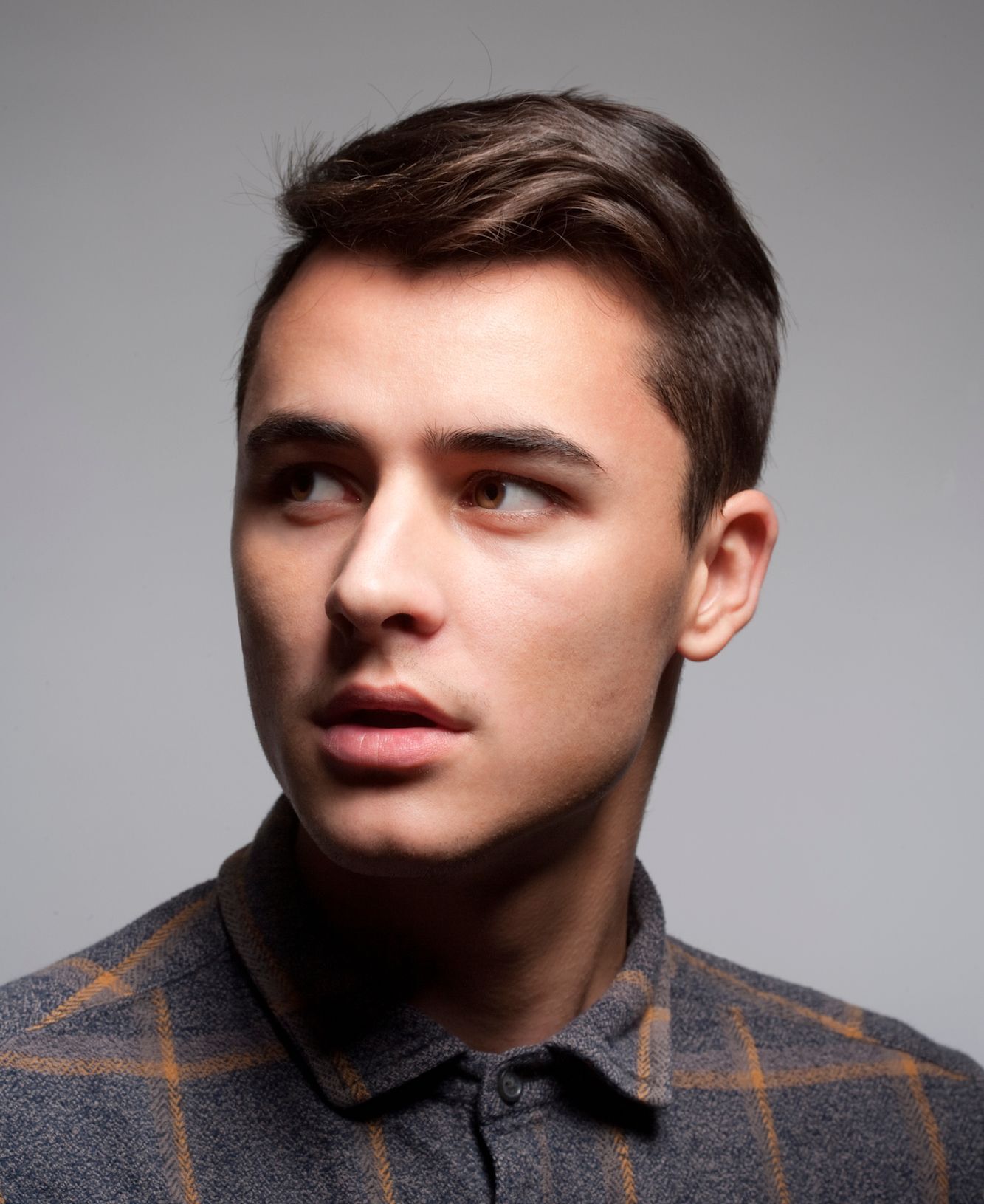 Untuk efek rambut bertektstur yang effortless, kamu bisa coba model rambut ini. (Foto: Shutterstock)