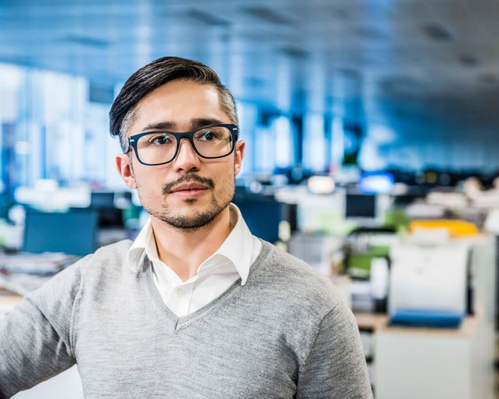 Gaya slicked hair bikin penampilanmu keren. (Foto: Shutterstock)