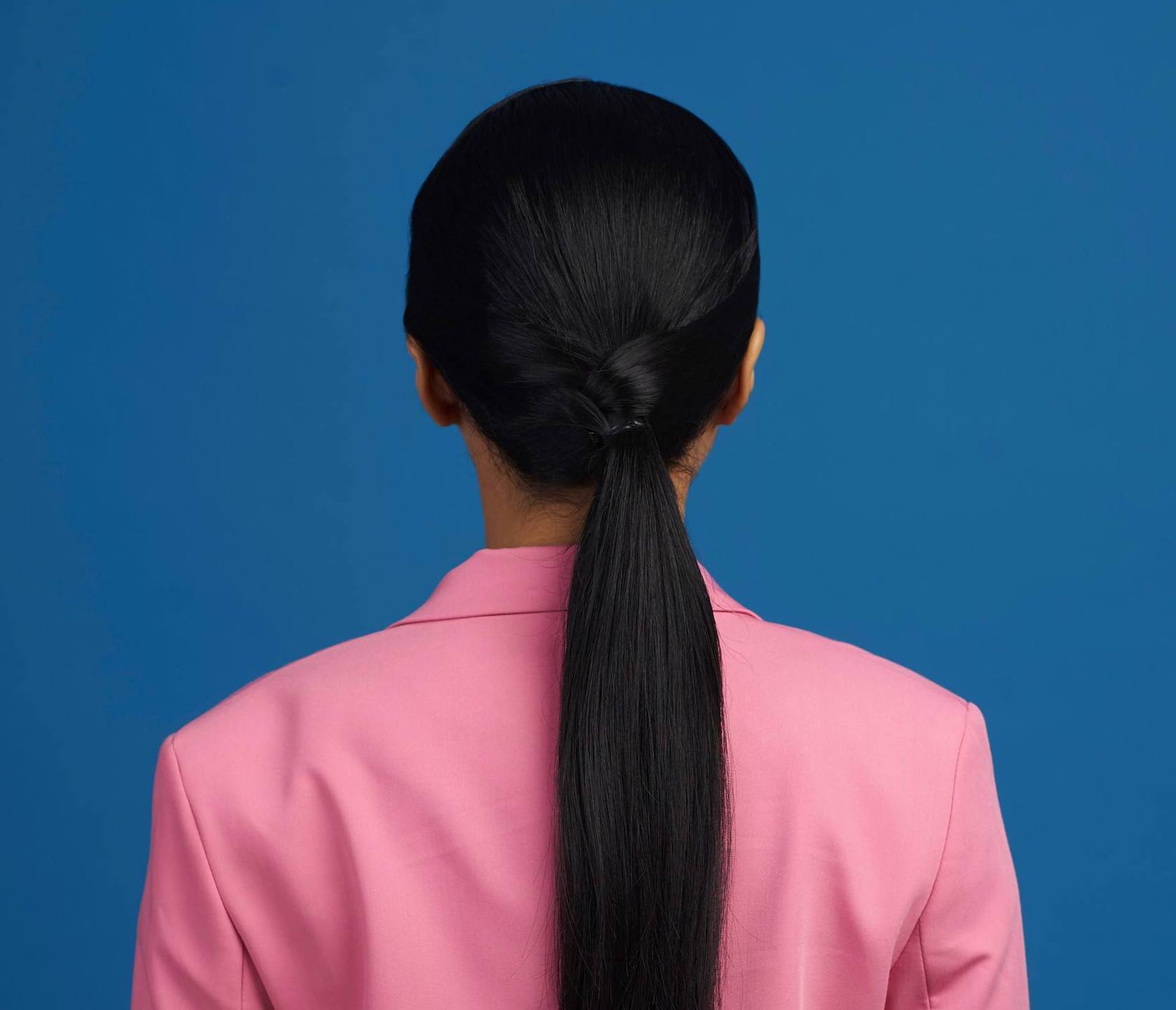 Gaya ponytail yang tidak konvensional. (Foto: Hariono Halim)