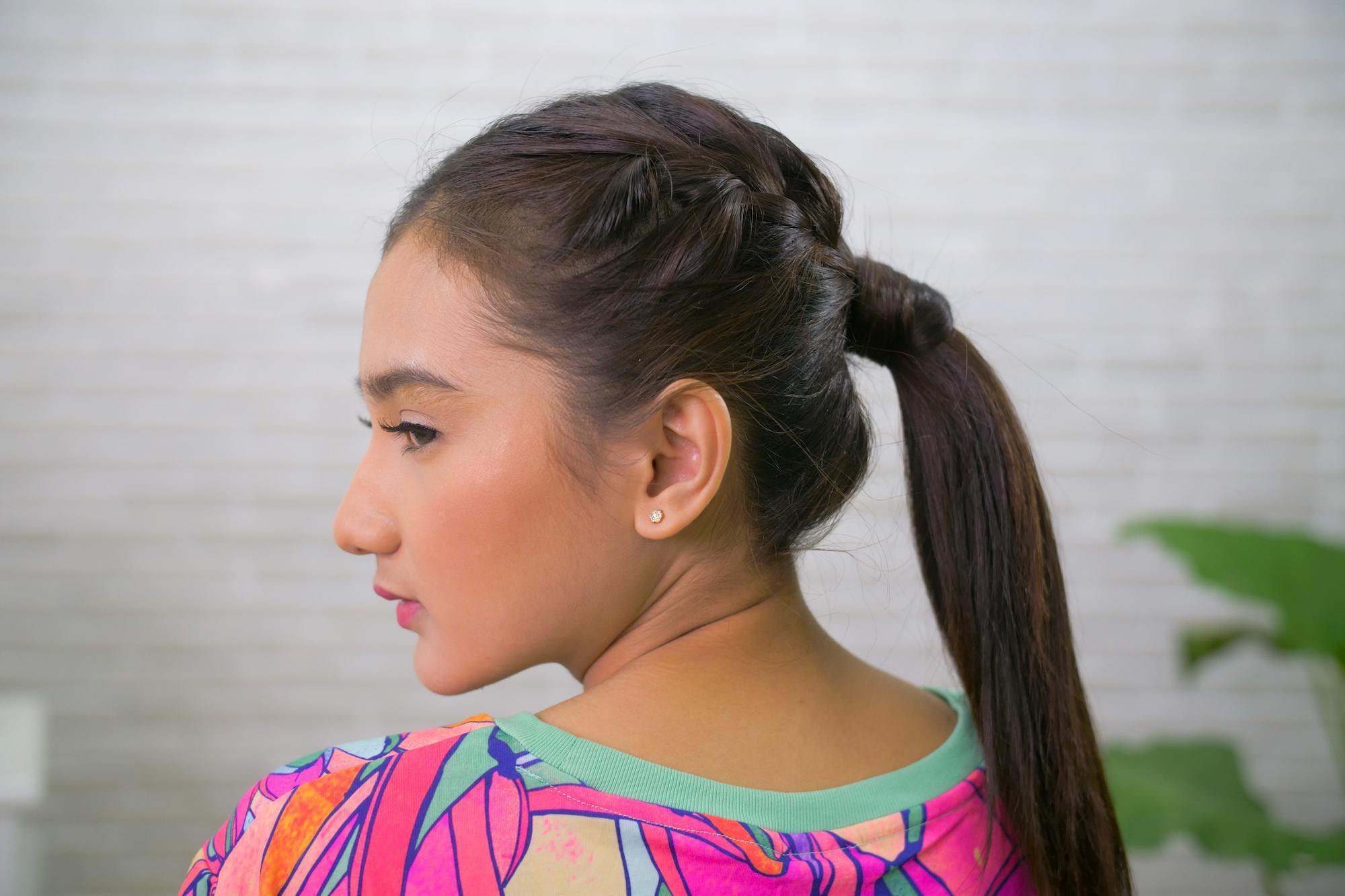 Workout di Rumah dengan Gaya Double French Braid Ponytail a la Dinda Maulina