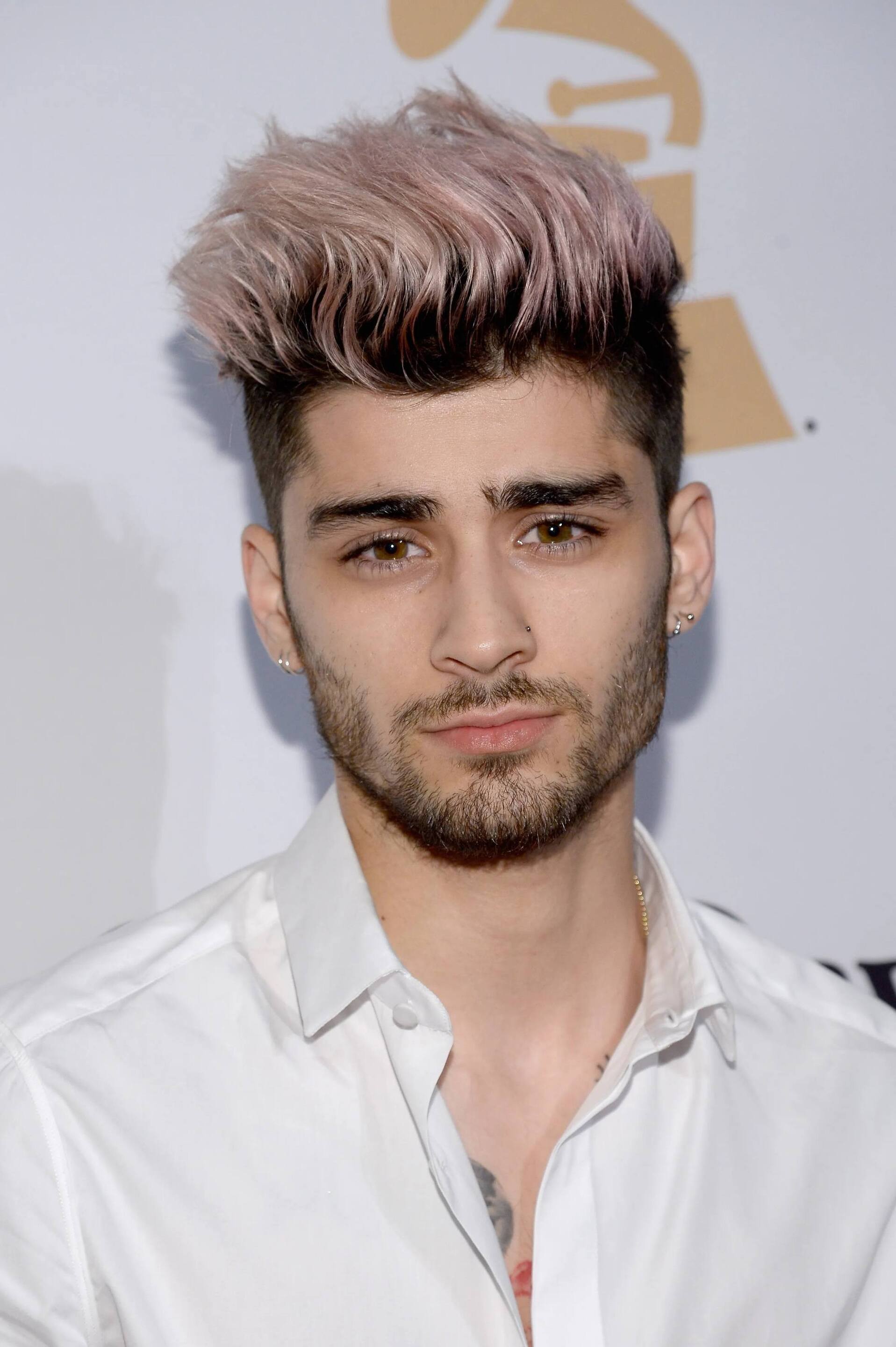 Model rambut quiff dengan warna. (Foto: Teen Vogue)