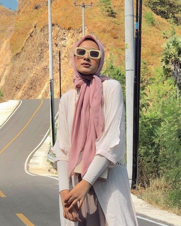 selebgram hijab mega iskanti dengan hijab pashmina