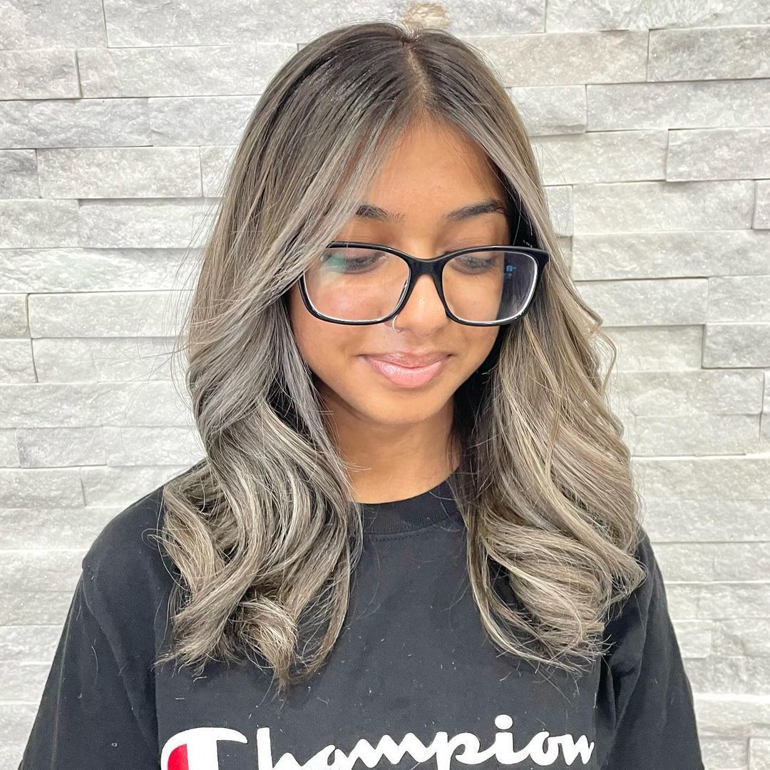 (Foto: Instagram/hairbypreya)